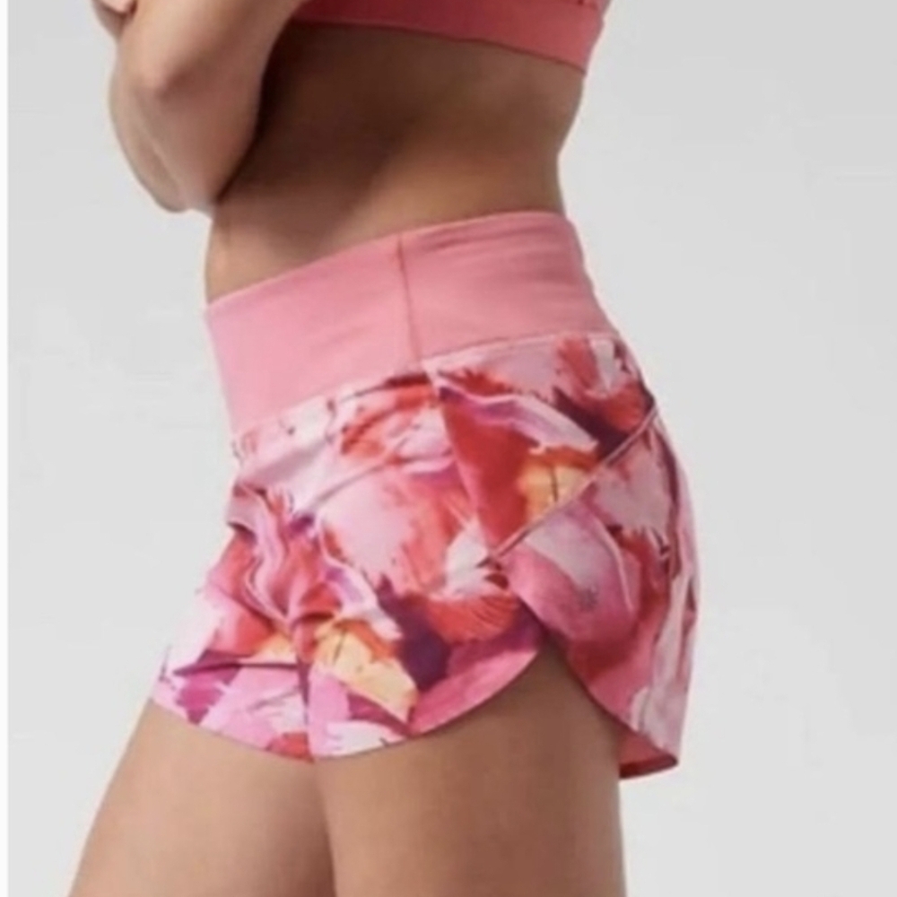 Athleta Women's Run With It Pink Floral 3.5" Workout Shorts Size Small Petite